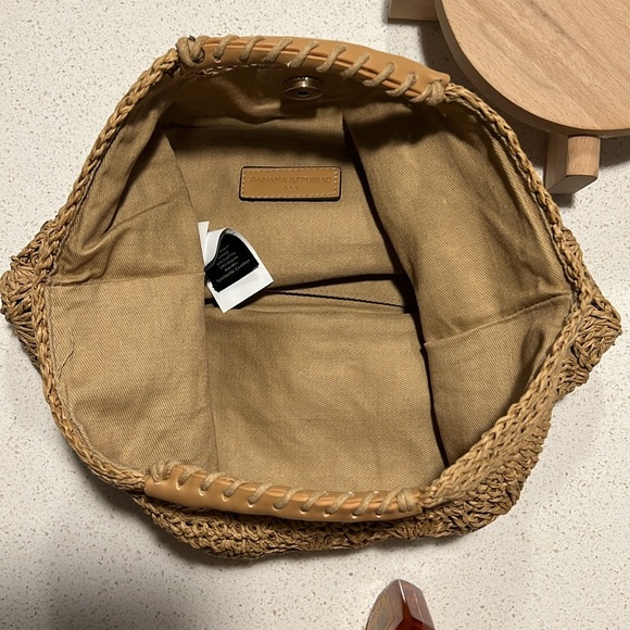 Banana Republic Macrame Bag - Picture 3 of 9